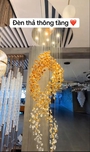 Đèn chùm pha lê thả thông minh PL065 viên đá, mâm tròn inox gương trắng 8K, 1000 viên đá hổ phách đậm, hổ phách nhạt và trắng, 18 mắt COB dimmer có điều khiển xa, KT(mm): D1000 x H4000
