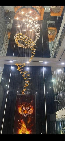 Đèn chùm pha lê thả thông minh 078PL bướm thủy tinh cao cấp gồm 200 con bướm trắng + vàng , mâm inox 8K,18 mắt COB D40 dimmer có điều khiển xa, mâm tròn inox gương trắng, KT(mm): D1200 x H4000