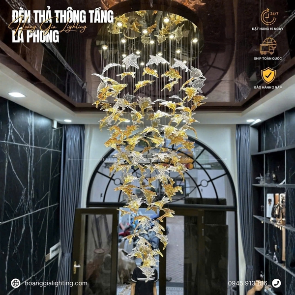 Đèn thông tầng 030PL Vũ Khúc Phong Vân, gồm 120 lá phong, 17 đèn led COB 3 màu dimmer D40 có điều khiển xa 2.4G, mâm tròn inox gương trắng 8K cao cấp, KT(mm): D1200 x H2700