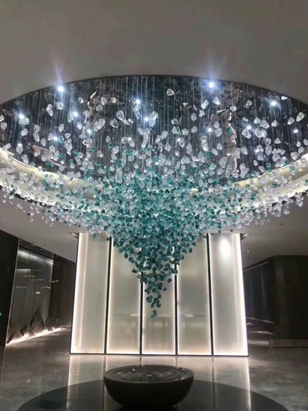 Đèn chùm pha lê thả thông minh PL065 viên đá, mâm tròn inox gương trắng, 314 viên đá xanh và xanh pha trắng, KT(mm): D1200xH2000