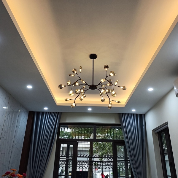 Đèn thả TH187D1_36 bóng , thân đen , G4 x 36 , lá thủy tinh hổ phách .