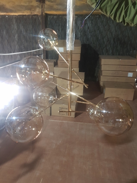 Đèn thả sắt sơn tĩnh điện vàng thanh ngang , 6 chao thủy tinh hổ phách TH223 , G4 x 6 , KT(mm) : D900 x H1150