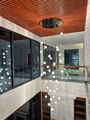 Bộ đèn chùm chao 3D 510TH gồm 40 quả thủy tinh tích hợp led có điều khiển xa thả tự do, mâm tròn inox gương trắng, KT(mm): D800 x H4000