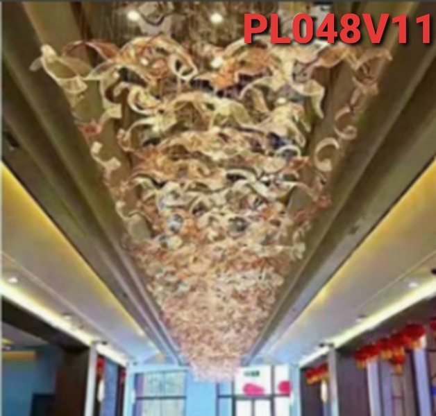 Đèn chùm pha lê thả dimmer thông minh gồm 350 lá thủy tinh xoắn , 11 tầng lá, KT(mm) : 1500x5000xH1200