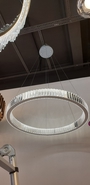 Đèn chùm Ring pha lê tam giác thân trắng, tích hợp led dimmer 3 màu, mã TH390.D, có ĐKTX, KT (mm): D600 bản 40x80