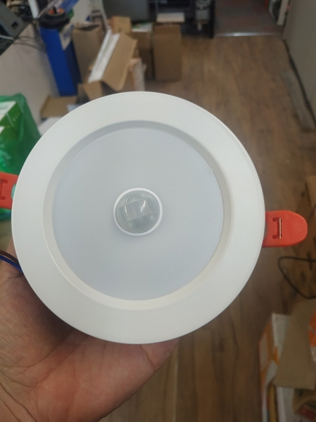 Đèn âm trần cảm biến 9W, ánh sáng trắng, LK(mm): D90
