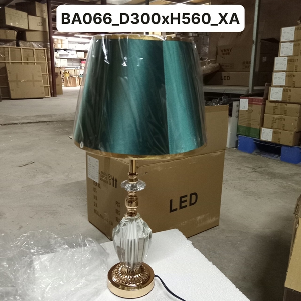 Đèn bàn BA066, thân pha lê + chao vải xanh, KT(mm): D300 x H560