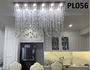 Đèn chùm pha lê thả thông minh PL056 gồm 65 dây pha lê, 08 mắt COB dimmer có điều khiển xa, mâm hình chữ nhật inox gương vàng, KT(mm): 900 x 300 x 700