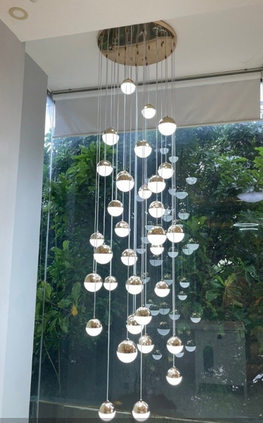 Bộ đèn chùm TH538, mâm inox gương trắng, gồm 45 quả led tích hợp 3 màu, size D100mm/D120mm/D150mm, dây ngắn nhất 2m và dài nhất 9m. KT(mm): D800 x H9000