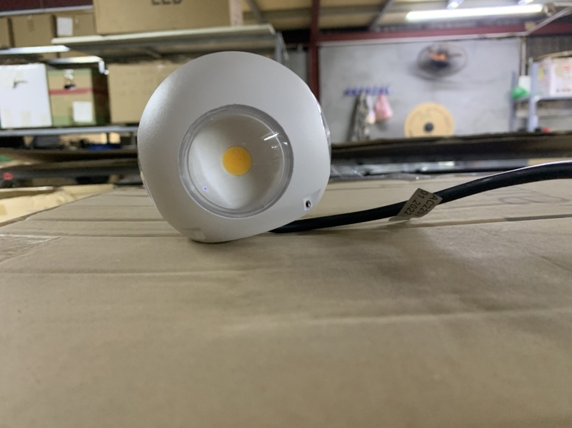 Đèn tường màu trắng TU027, COB_12w, KT(mm): D95