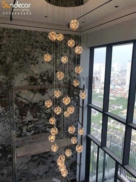Bộ đèm chùm TH540 gồm 36 quả thả tự do, mâm tròn inox gương vàng, KT(mm): 1000*3800