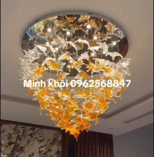 Đèn chùm pha lê thả thông minh PL030 gồm 100 lá phong chia 3 màu, mâm tròn inox gương trắng  8K, 12 đèn COB dimmer 3 màu L40 có điều khiển xa, KT(mm): D900xH900