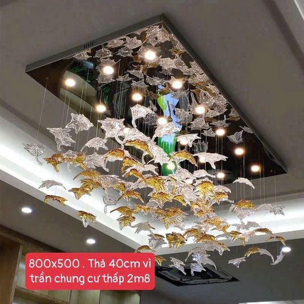 Bộ đèn chùm nghệ thuật PL030, gồm 50 lá phong , 12 đèn led COB 3 màu dimmer D40 điều khiển xa, mâm chữ nhật ,inox gương trắng, KT(mm): 800x500x400