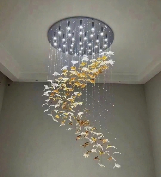 Bộ đèn chùm nghệ thuật PL030, gồm 220 lá phong, dây gắn hạt pha lê,  28 đèn led COB D40, 3 màu dimmer, điều khiển xa, mâm inox gương 8K màu trắng , KT(mm): D1500 x H1700