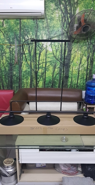 Đèn thả khung 3 bóng thân đen chao đĩa sắt đen nông phi 260 đui E27x3(chưa bóng)_TH113 Kích thước: 1200x680mm