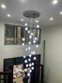 Bộ đèm chùm bocci 177TH7 gồm 28 quả trơn không có rãnh, thả tự do, mâm tròn inox gương trắng, KT(mm): D600 x H2500