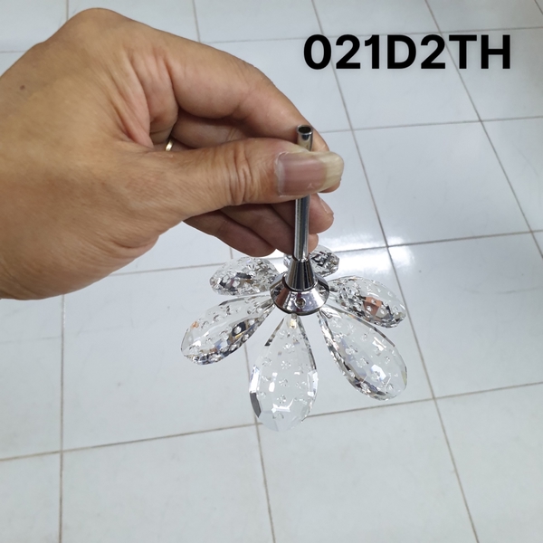 Đèn thả đơn TH021D.2 bông hoa 6 cánh thủy tinh trắng, bộ đế ti điều chỉnh, dây điện dài 2m, KT(mm): D105 (chưa bao gồm bóng)