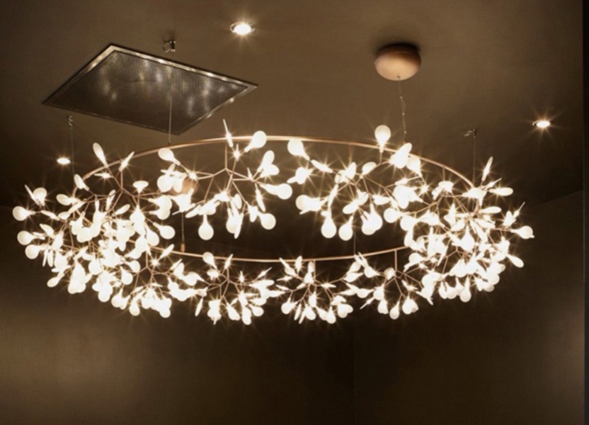 Đèn hera lá nhựa trắng đục TH143A2 loại 486 bóng led, dây thả dài 5000mm, khung vòng D2500mm, KT(mm): D2950 x H5000