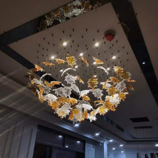 Đèn chùm pha lê thả thông minh PL030 gồm 85 lá phong ( 43 lá hổ phách + 42 lá lẫn), 12 đèn led COB 3 màu dimmer, điều khiển xa cao cấp, không mâm, KT(mm): D1000xH800