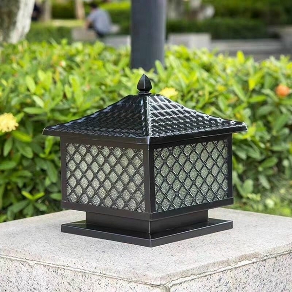 Đèn trụ cổng TC02 màu đen, kích thước (mm): 300x300