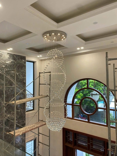 Đèn chùm pha lê thả thông minh PL022, Inox gương trắng tròn,  10 mắt COB D40 dimmer có điều khiển xa, KT(mm): D800 x H2400