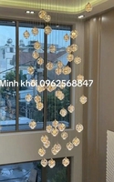 Bộ đèm chùm TH540 gồm 155 trái tích hợp led,mâm chữ nhật bo góc inox gương trắng ,12 đèn mâm có điều khiển xa.KT(mm): L2500 x W1200 x H3200