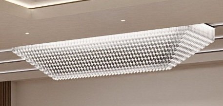 Đèn chùm pha lê thả thông minh PL024.B gồm tầng viền trên cùng sử dụng 386 thanh tam giác 22 x 150mm và 9 tầng pha lê hạt D40mm, 36 mắt COB dimer 3 màu có điều khiển xa, mâm inox gương trắng hình chữ nhật, KT(mm): L4000*W1000*H600