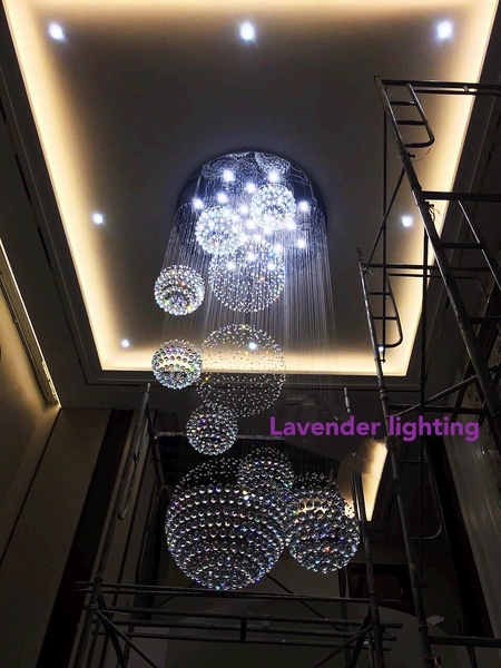 Đèn chùm pha lê thả thông minh PL008, Inox gương trắng, pha lê cầu xoắn ốc, KT(mm): D1500 x H3600, 1005 hạt 