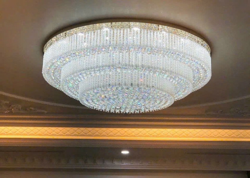 Đèn chùm pha lê thả thông minh PL024 gồm 3 tầng dùng thanh pha lê trắng và hạt pha lê trắng, mâm inox gương trắng tròn, KT(mm): D1000 x H500