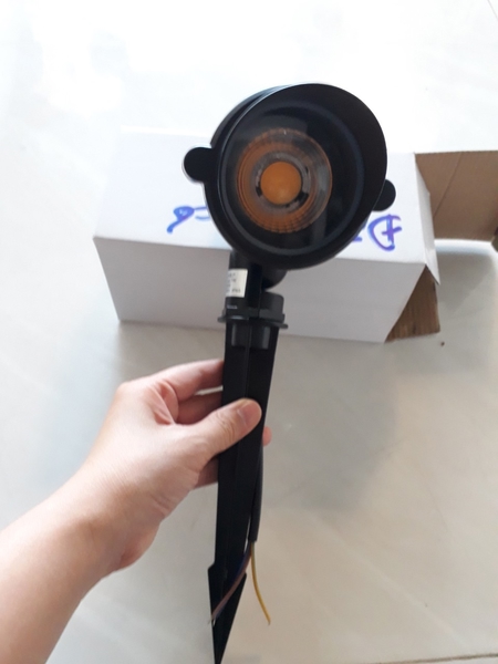 Đèn cắm cỏ màu đen, COB 7w, chất liệu nhôm, ánh sáng vàng, KT(mm): 100x315