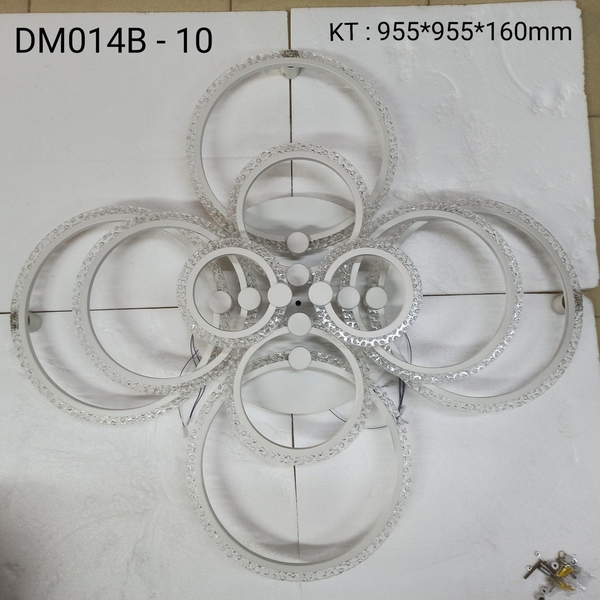 Đèn led mâm DM014/8 (1278/ 10),viền pha lê , 3 chế độ ánh sáng và điều khiển xa, khung trắng , KT(mm) : 955x955x160