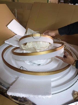Đèn thả 212K, 3 vòng, màu vàng tán quang 1 mặt, ánh sáng 3 chế độ, bản rộng: 70 x 10, DKTX, KT(mm): 800 +600 +400