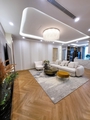 Đèn chùm pha lê thả thông minh PL061 gồm 159 dây móc vòng pha lê D14mm màu trắng, hạt pha lê D30mm, mâm tròn inox gương vàng, 9 mắt COB dimmer có điều khiển xa, KT(mm): D600 x H1000