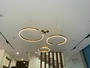 Đèn chùm 3 vòng TH469, 3 vòng tròn khuyết mạ đồng, tích hợp led dimmer 3 màu, điều khiển xa cao cấp. KT (mm): 400*600*800