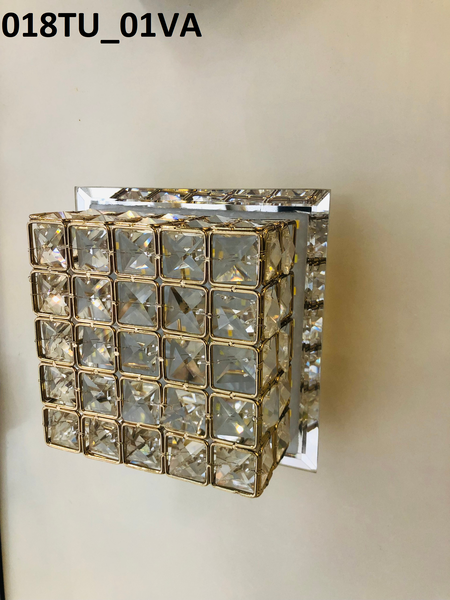 Đèn tường 1 tầng pha lê hình vuông màu vàng TU018 ,  tích hợp led  , KT(mm) : 175x110
